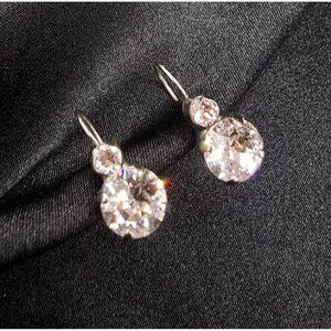 SORRELLI Signed Super Sparkling Pink Crystal Drop Earrings With Silver-Tone Leve